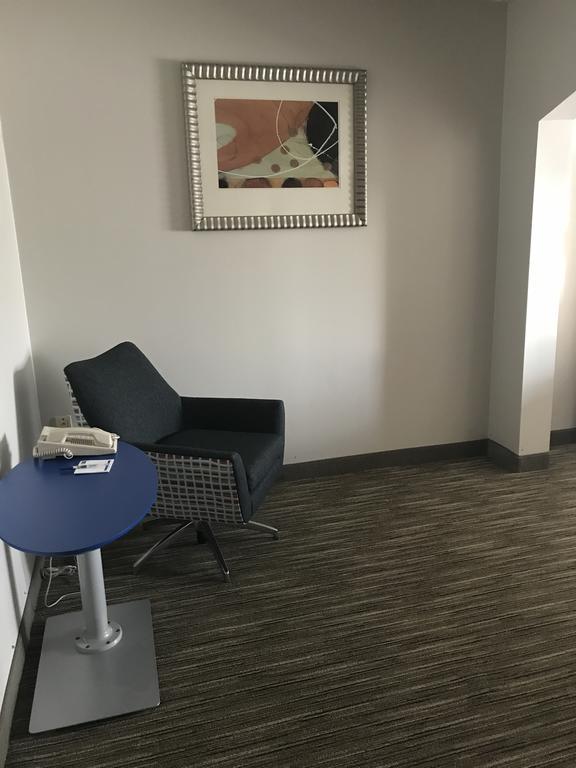 Holiday Inn Express Hotel & Suites Louisville East By Ihg Zewnętrze zdjęcie