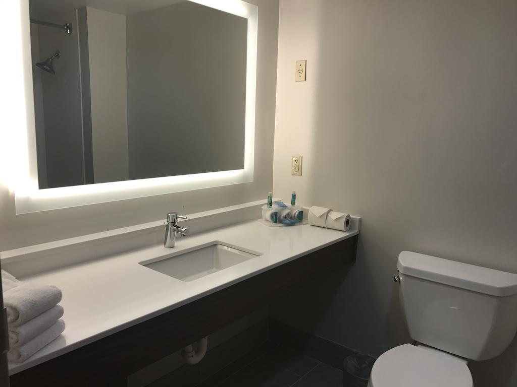 Holiday Inn Express Hotel & Suites Louisville East By Ihg Zewnętrze zdjęcie